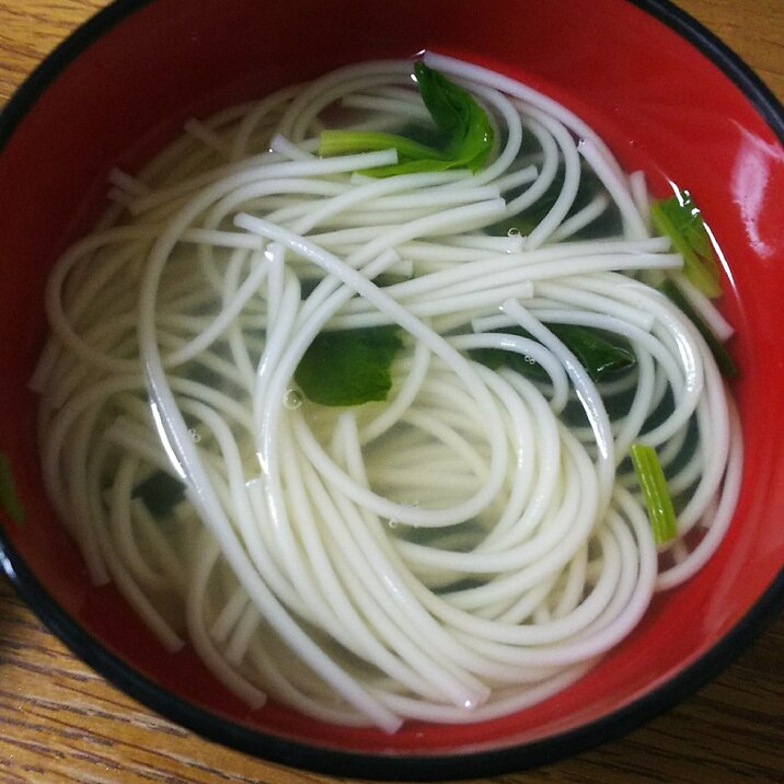 ほうれん草とそうめんの白だし汁